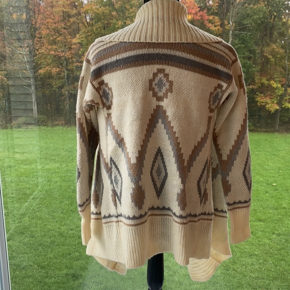 Roxy Southwest Aztec Sweater Shawl/ Cardigan - Picture 4 of 9